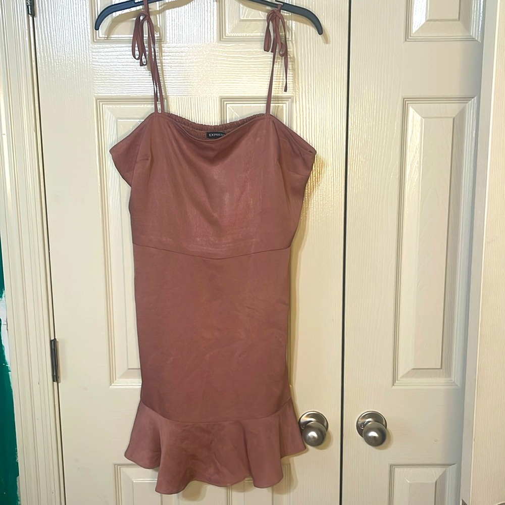 NWOT EXPRESS spaghetti tie strap dress 
Brown/taupe/bronze in color solid